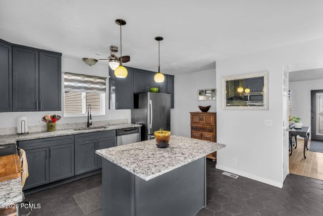 7462 S 2300, Cottonwood Heights, UT 84121