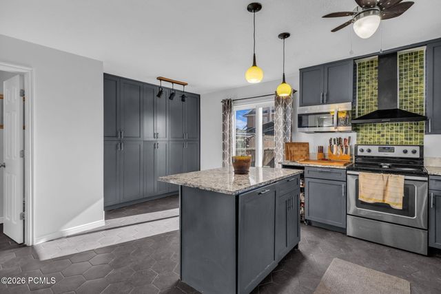 7462 S 2300, Cottonwood Heights, UT 84121