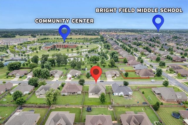 1302 Willow Bend Avenue, Bentonville, AR 72713