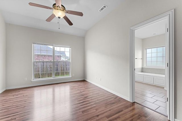 1302 Willow Bend Avenue, Bentonville, AR 72713