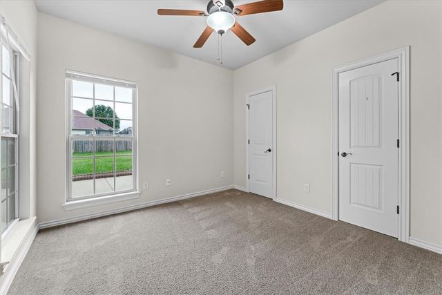 1302 Willow Bend Avenue, Bentonville, AR 72713