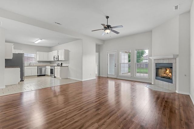 1302 Willow Bend Avenue, Bentonville, AR 72713