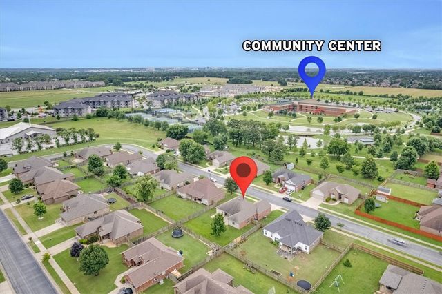 1302 Willow Bend Avenue, Bentonville, AR 72713