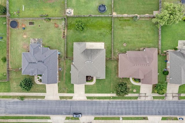 1302 Willow Bend Avenue, Bentonville, AR 72713