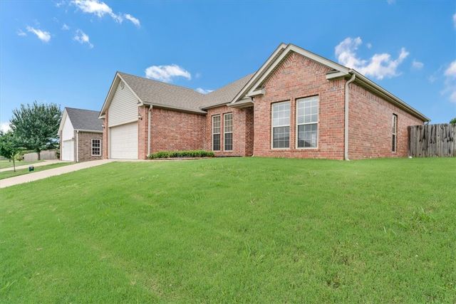 1302 Willow Bend Avenue, Bentonville, AR 72713