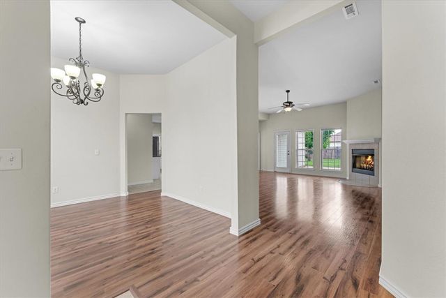 1302 Willow Bend Avenue, Bentonville, AR 72713
