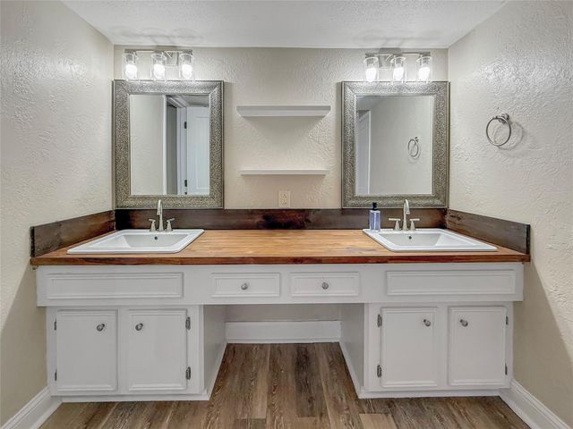 447 Pinehurst Drive, Brookeland, TX 75931