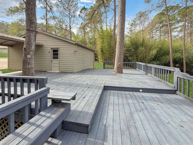 447 Pinehurst Drive, Brookeland, TX 75931