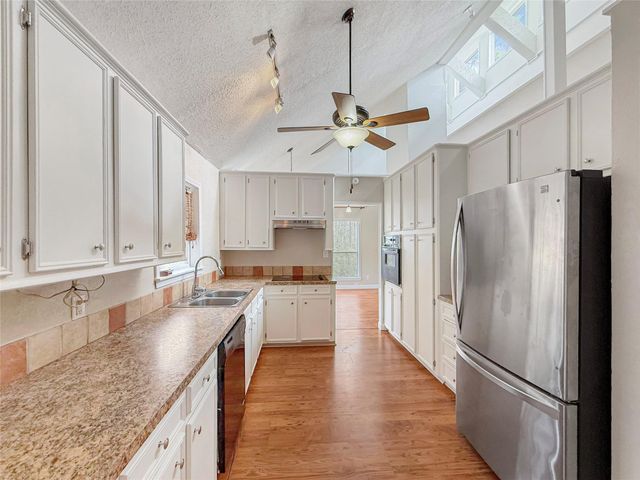 447 Pinehurst Drive, Brookeland, TX 75931