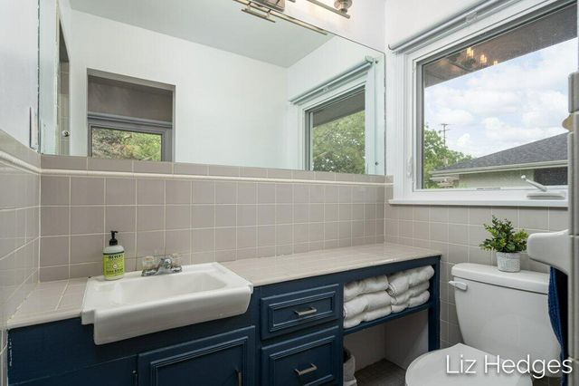 1949 Meadowfield Drive NE, Grand Rapids, MI 49505