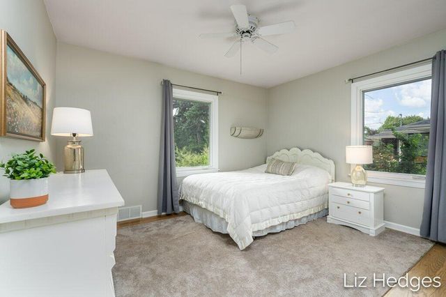 1949 Meadowfield Drive NE, Grand Rapids, MI 49505