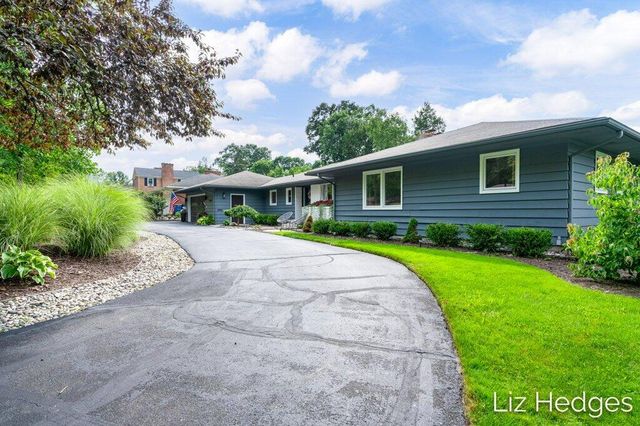 1949 Meadowfield Drive NE, Grand Rapids, MI 49505