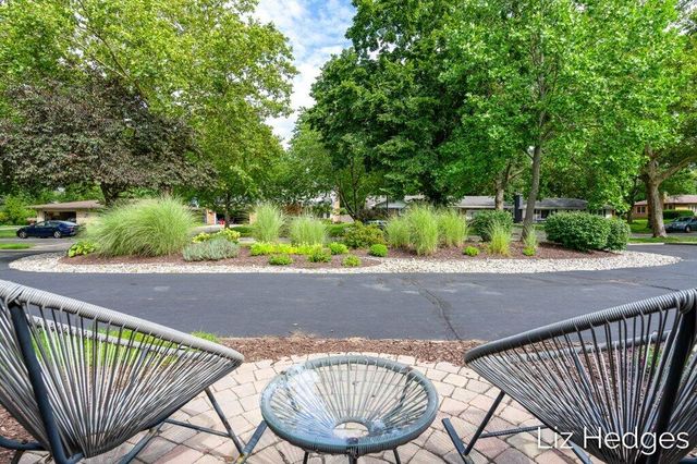 1949 Meadowfield Drive NE, Grand Rapids, MI 49505