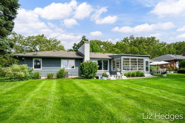 1949 Meadowfield Drive NE, Grand Rapids, MI 49505