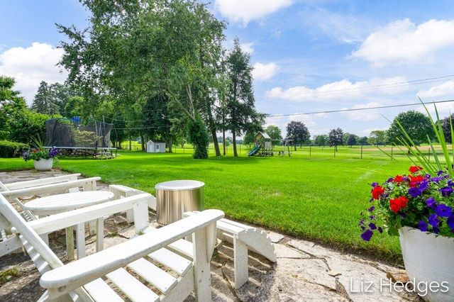 1949 Meadowfield Drive NE, Grand Rapids, MI 49505
