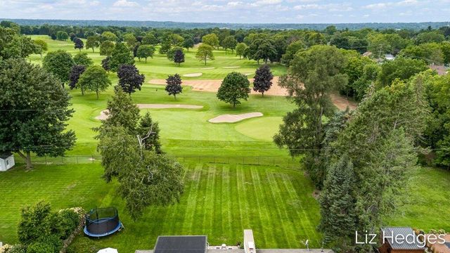 1949 Meadowfield Drive NE, Grand Rapids, MI 49505