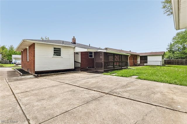3138 Starlite Drive NW, Warren, OH 44485