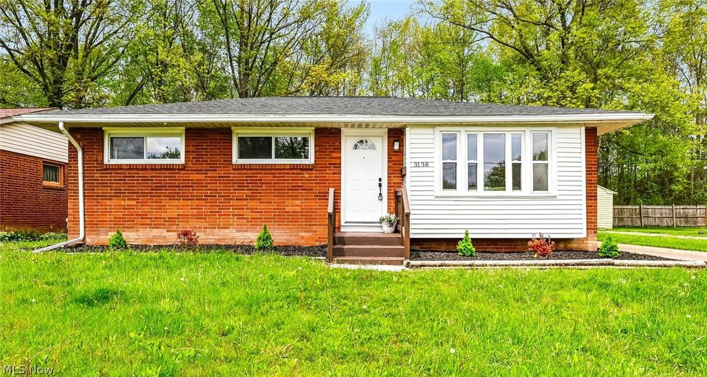 3138 Starlite Drive NW, Warren, OH 44485
