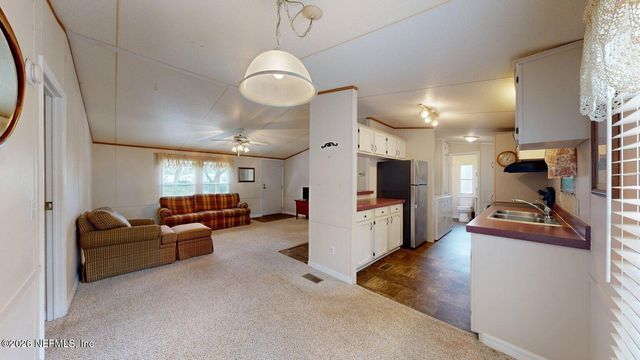 142 WATERSIDE Avenue, Satsuma, FL 32189