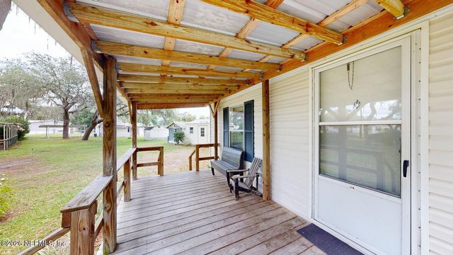 142 WATERSIDE Avenue, Satsuma, FL 32189