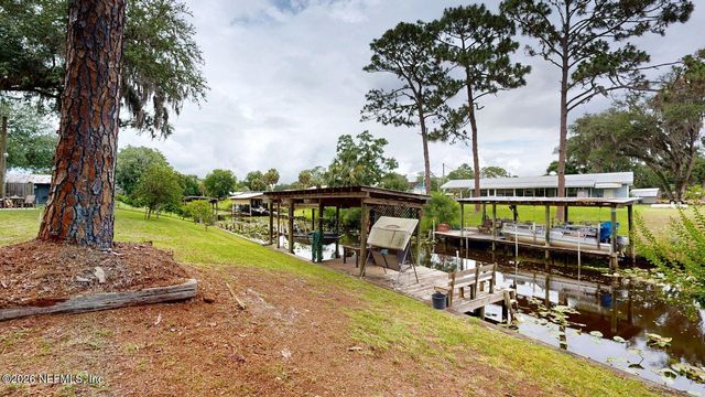 142 WATERSIDE Avenue, Satsuma, FL 32189