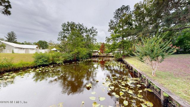 142 WATERSIDE Avenue, Satsuma, FL 32189