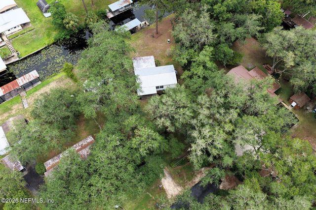 142 WATERSIDE Avenue, Satsuma, FL 32189