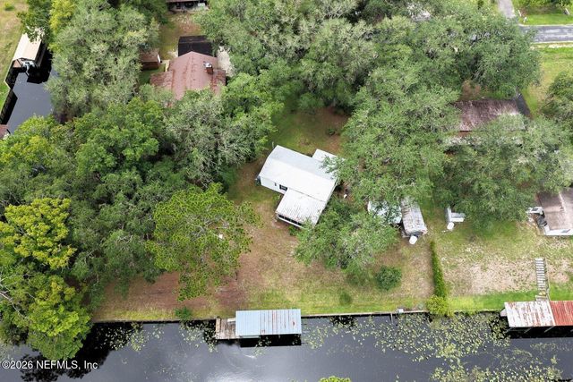 142 WATERSIDE Avenue, Satsuma, FL 32189