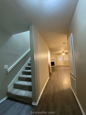 1305 West Villa Maria Road E103, Bryan, TX 77801