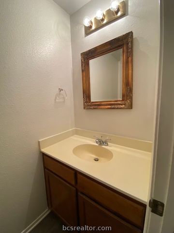 1305 West Villa Maria Road E103, Bryan, TX 77801