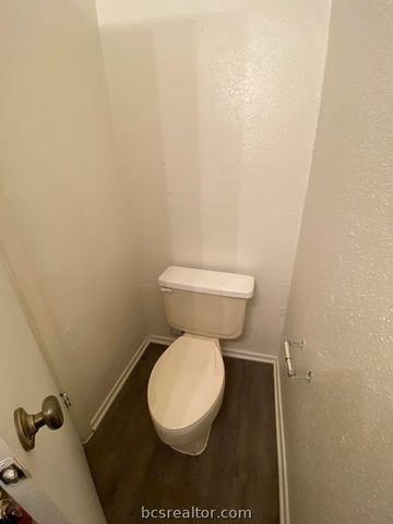 1305 West Villa Maria Road E103, Bryan, TX 77801