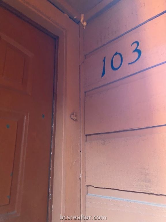 1305 West Villa Maria Road E103, Bryan, TX 77801