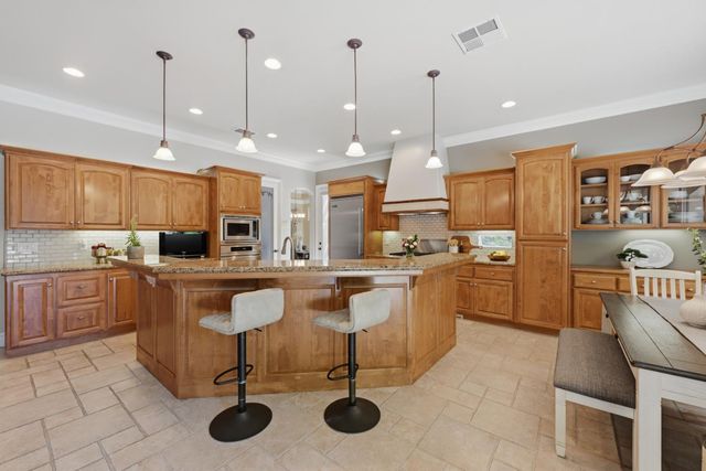 8555 Willow Gate Ct, Granite Bay, CA 95746