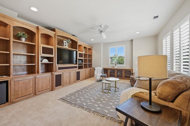 8555 Willow Gate Ct, Granite Bay, CA 95746