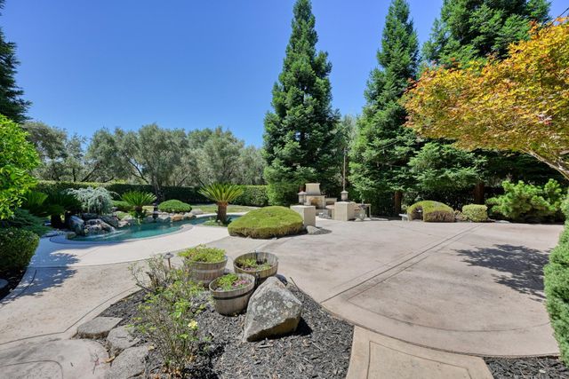 8555 Willow Gate Ct, Granite Bay, CA 95746