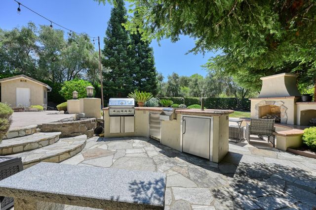 8555 Willow Gate Ct, Granite Bay, CA 95746