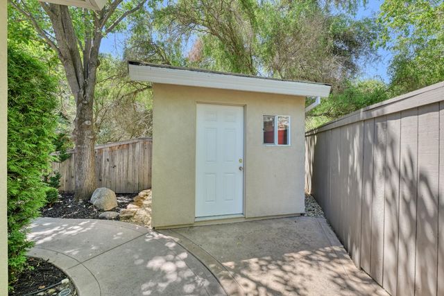 8555 Willow Gate Ct, Granite Bay, CA 95746