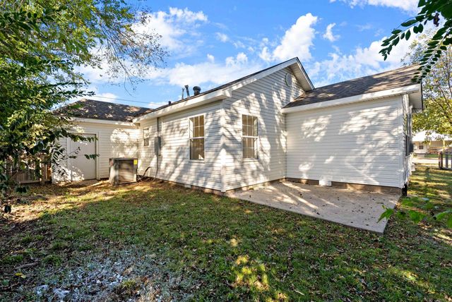 1069 Donaghey, Conway, AR 72034