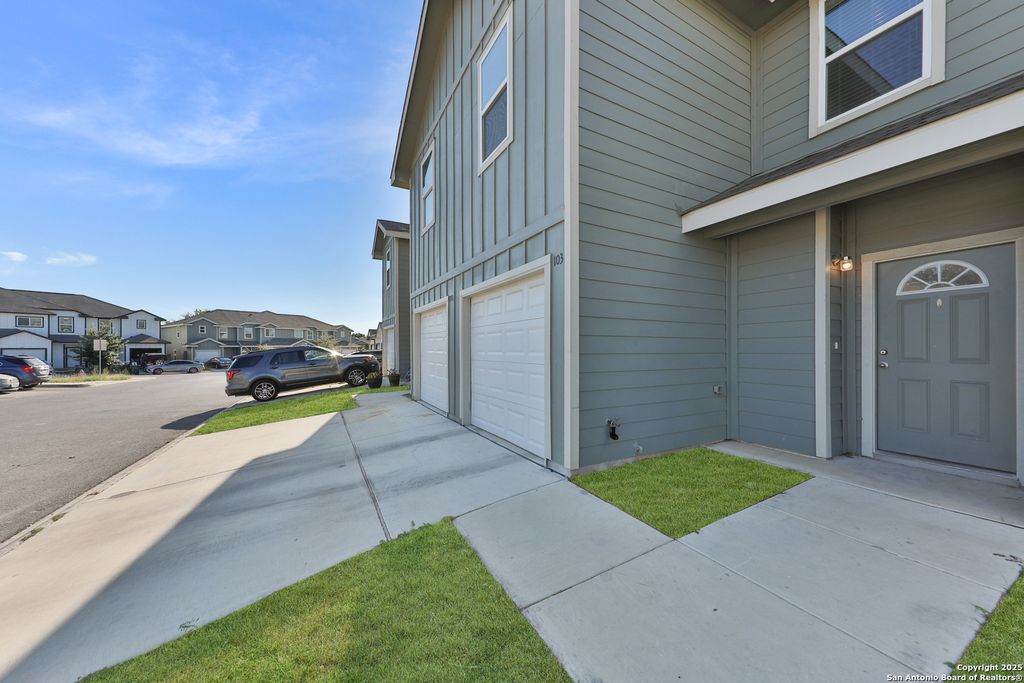 9907 Grove Mist Unit 103, San Antonio, TX 78233