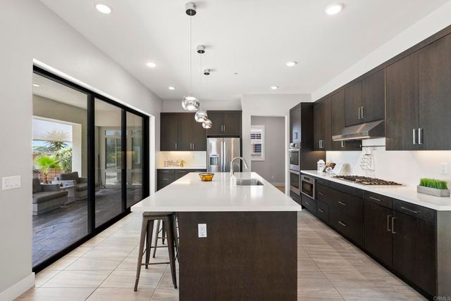 6163 Sagebrush Bend Way, San Diego, CA 92130