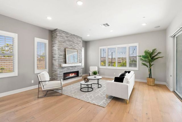 6163 Sagebrush Bend Way, San Diego, CA 92130