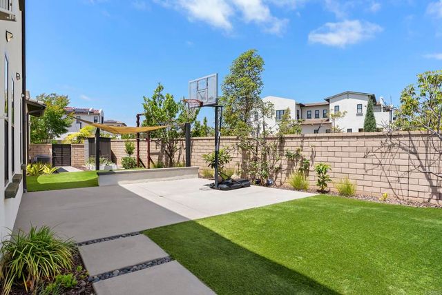 6163 Sagebrush Bend Way, San Diego, CA 92130