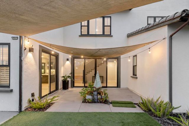 6163 Sagebrush Bend Way, San Diego, CA 92130
