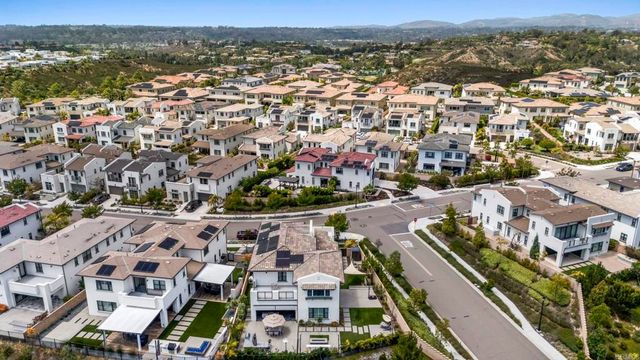 6163 Sagebrush Bend Way, San Diego, CA 92130