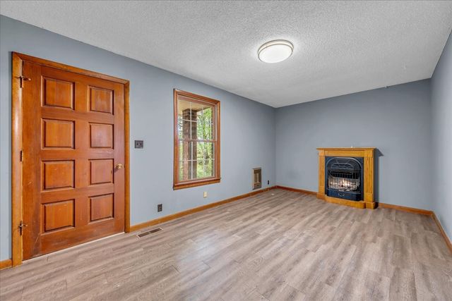 588 Sweeton Hill Rd, Coalmont, TN 37313