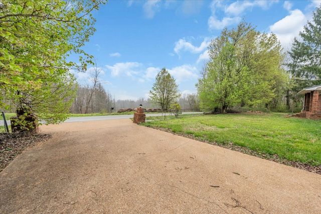 588 Sweeton Hill Rd, Coalmont, TN 37313