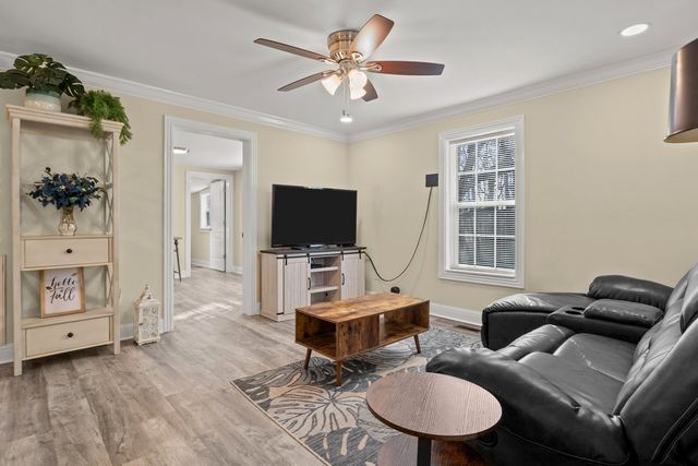 1011 S Spring St, Manchester, TN 37355