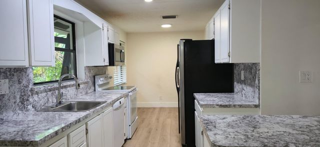 10188 SW 53rd Court, Cooper City, FL 33328