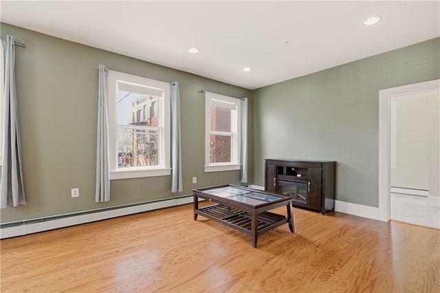 24 Spring Street, Newport, RI 02840