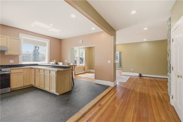 24 Spring Street, Newport, RI 02840